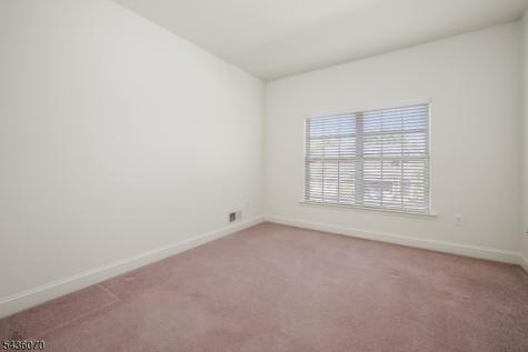 21 Sylvia Street Lopatcong NJ 08865