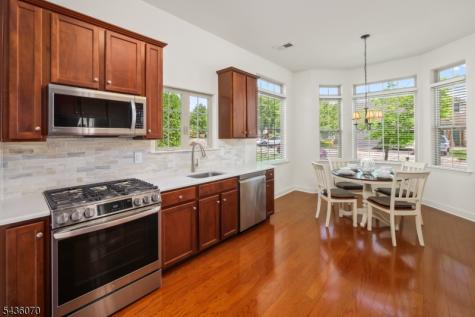21 Sylvia Street Lopatcong NJ 08865