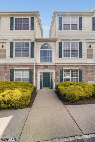 62 Limerick Lane Lopatcong NJ 08865
