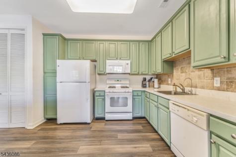 62 Limerick Lane Lopatcong NJ 08865