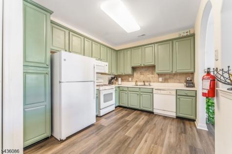 62 Limerick Lane Lopatcong NJ 08865