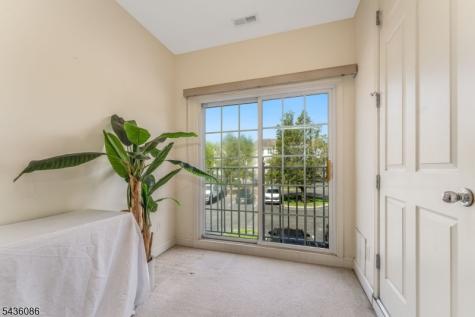 62 Limerick Lane Lopatcong NJ 08865