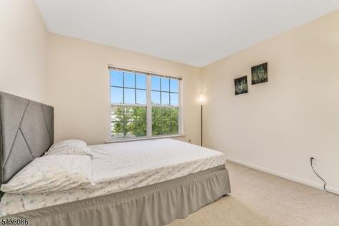 62 Limerick Lane Lopatcong NJ 08865
