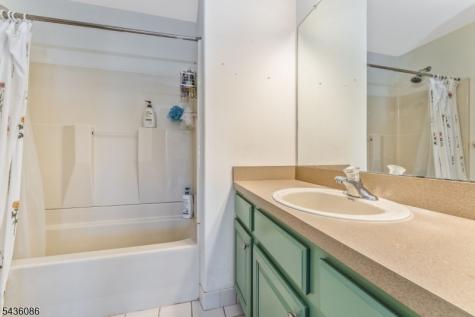 62 Limerick Lane Lopatcong NJ 08865