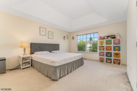 62 Limerick Lane Lopatcong NJ 08865
