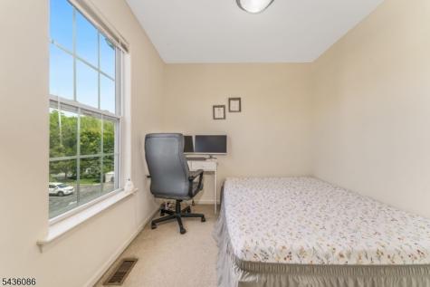 62 Limerick Lane Lopatcong NJ 08865