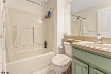 62 Limerick Lane Lopatcong NJ 08865