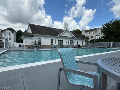 62 Limerick Lane Lopatcong NJ 08865