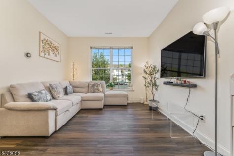62 Limerick Lane Lopatcong NJ 08865