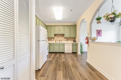 62 Limerick Lane Lopatcong NJ 08865