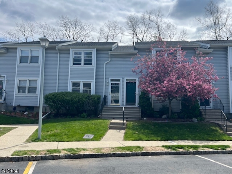 14 Village Drive Hamburg NJ 07419