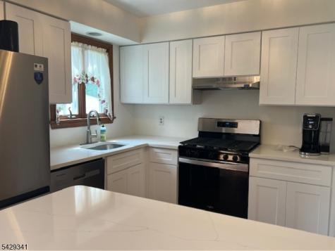 14 Village Drive Hamburg NJ 07419