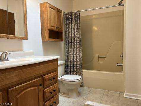 14 Village Drive Hamburg NJ 07419