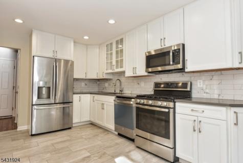 5 Hansen Place Wayne NJ 07470