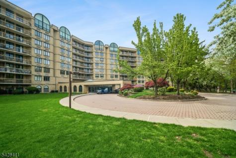 10 Smith Manor Boulevard West Orange NJ 07052