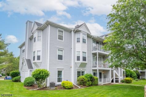 186 Larch Lane Mahwah NJ 07430