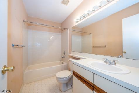 186 Larch Lane Mahwah NJ 07430