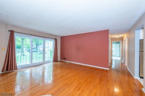 186 Larch Lane Mahwah NJ 07430