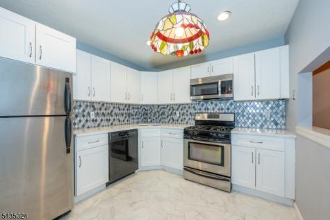 186 Larch Lane Mahwah NJ 07430