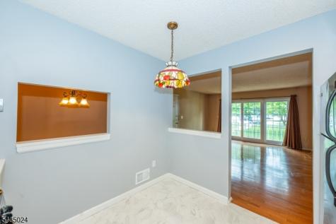 186 Larch Lane Mahwah NJ 07430