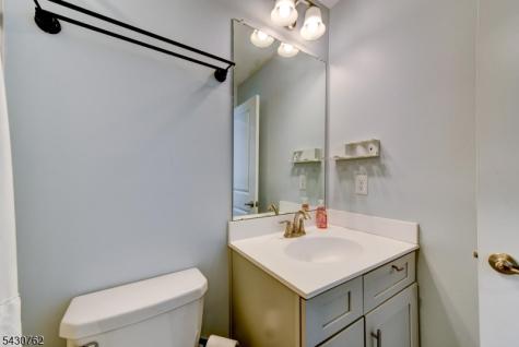 402 Saratoga Court Branchburg NJ 08876