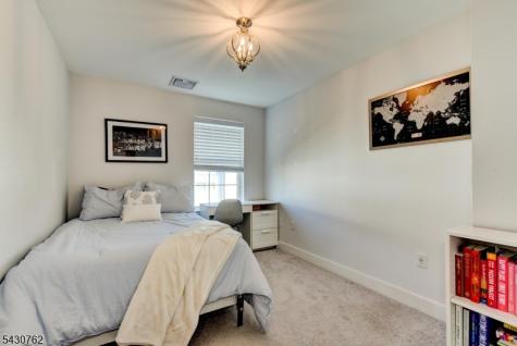 402 Saratoga Court Branchburg NJ 08876