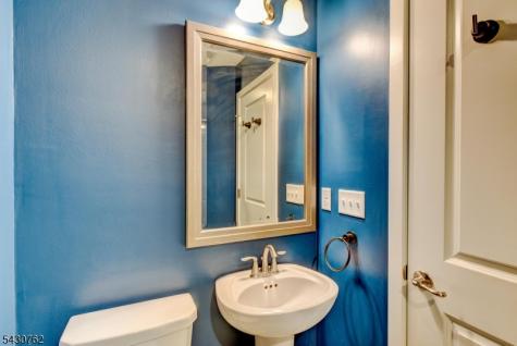 402 Saratoga Court Branchburg NJ 08876