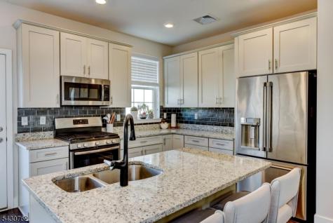 402 Saratoga Court Branchburg NJ 08876