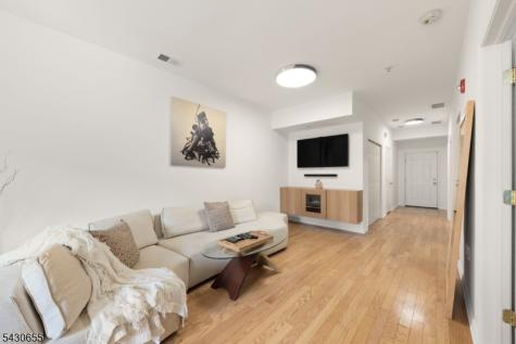 28 Matilda Avenue Franklin NJ 08873