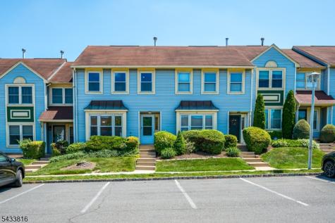 5 Heritage Square Sayreville NJ 08872