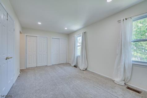 5 Heritage Square Sayreville NJ 08872