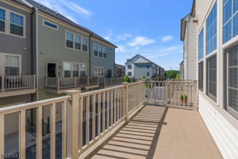17 Gala Court Livingston NJ 07039