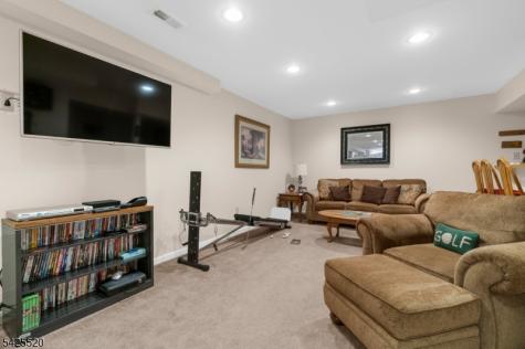 1 Westgate Drive Clinton NJ 08801
