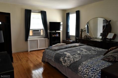 35 Elmwood Terrace Elmwood Park NJ 07407