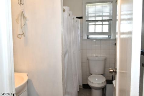 35 Elmwood Terrace Elmwood Park NJ 07407