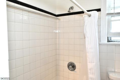 35 Elmwood Terrace Elmwood Park NJ 07407