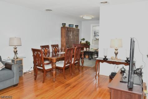 35 Elmwood Terrace Elmwood Park NJ 07407