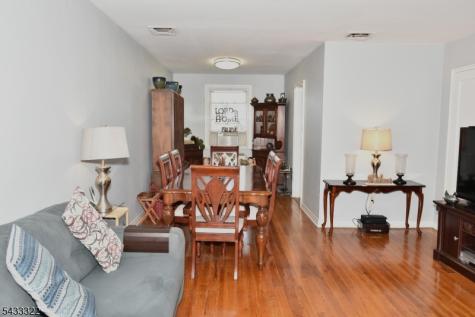 35 Elmwood Terrace Elmwood Park NJ 07407
