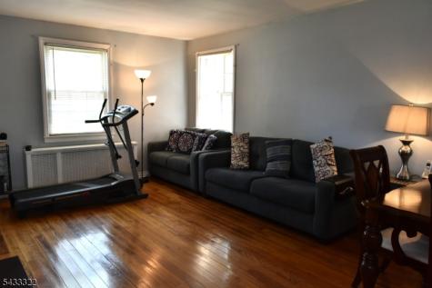 35 Elmwood Terrace Elmwood Park NJ 07407