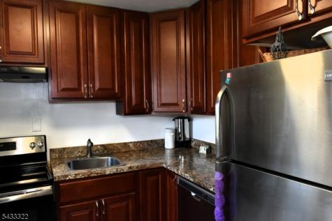 35 Elmwood Terrace Elmwood Park NJ 07407