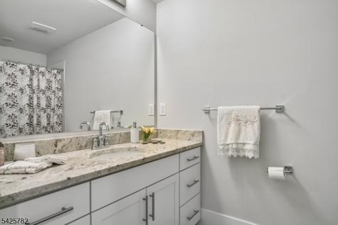 723 Station Road Dunellen NJ 08812