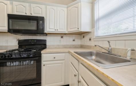 12 Oak Point Drive Hamburg NJ 07419