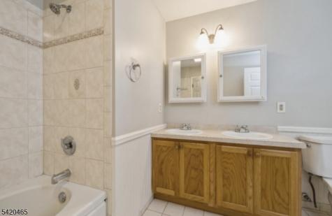 12 Oak Point Drive Hamburg NJ 07419