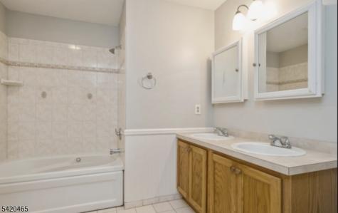 12 Oak Point Drive Hamburg NJ 07419