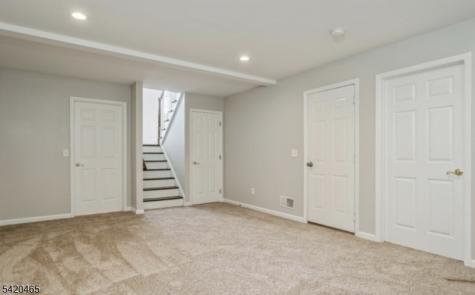 12 Oak Point Drive Hamburg NJ 07419