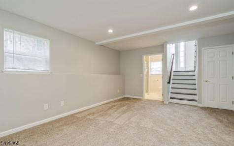 12 Oak Point Drive Hamburg NJ 07419