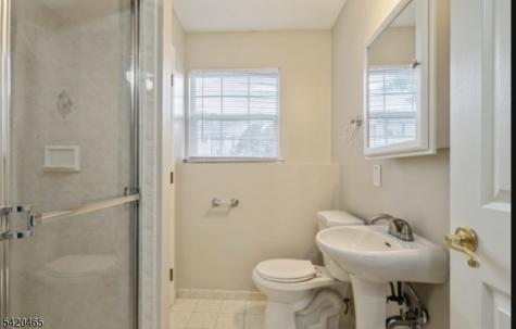 12 Oak Point Drive Hamburg NJ 07419