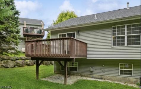 12 Oak Point Drive Hamburg NJ 07419