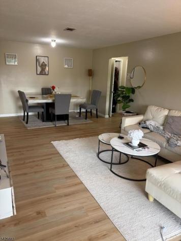 414 Sharon Court Woodbridge NJ 07095