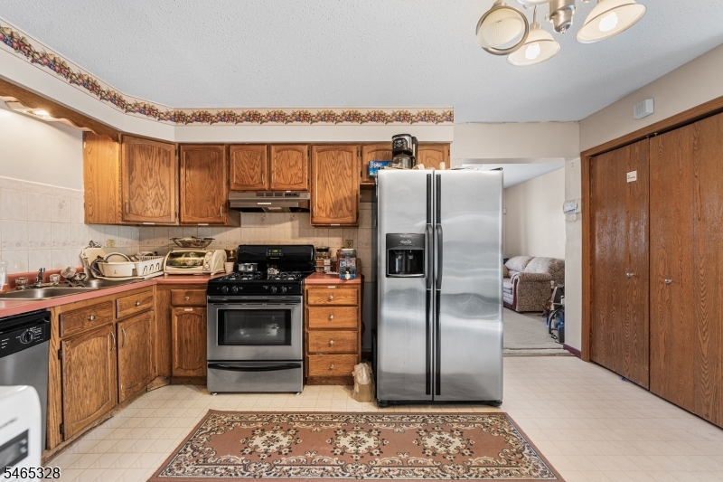 41 Normandy Place Irvington NJ 07111